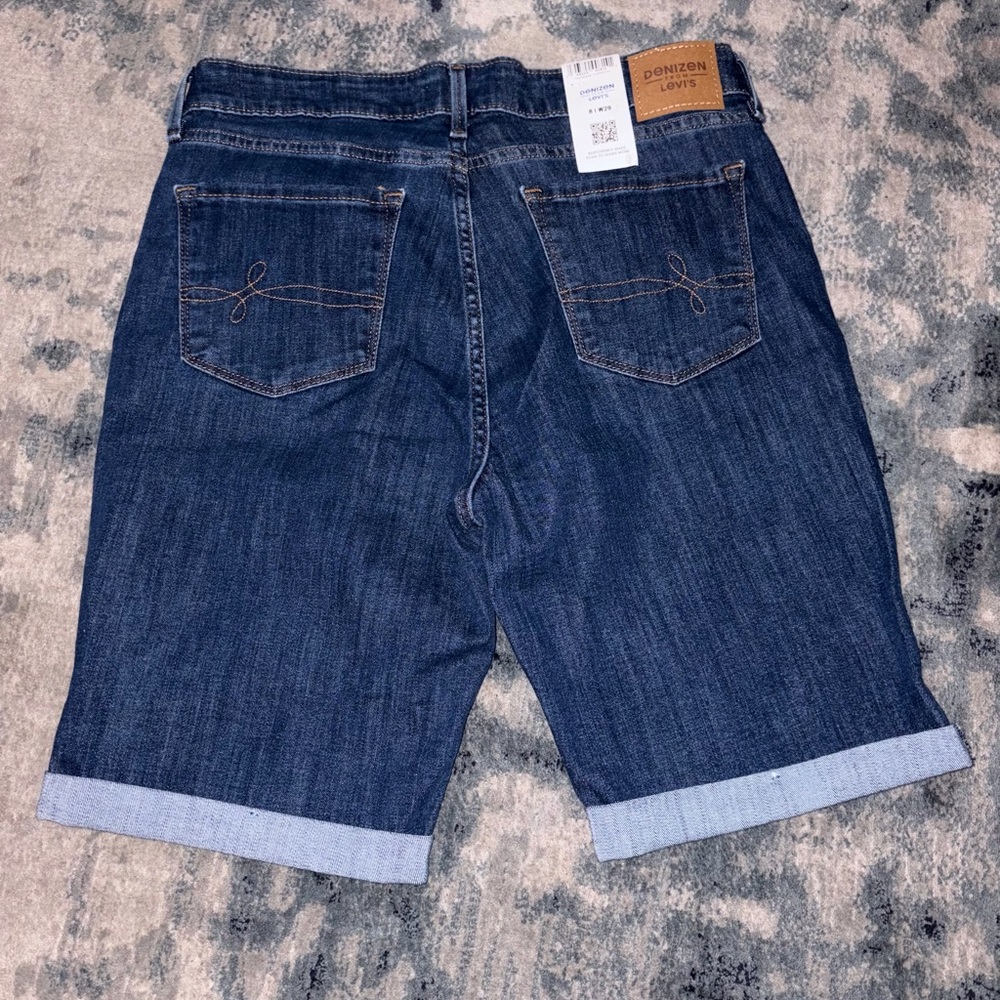 NWT Denizen from Levi's Mid-Rise Bermuda Shorts - Size 8 / W29 - Dark Wash